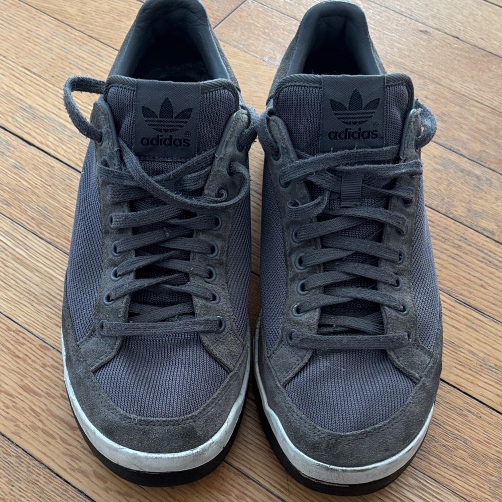 Good cond Sz 10 Adidas Rod Laver Gray Mesh hipster